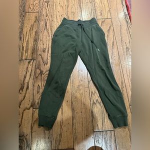 Lululemon Scuba Sweatpants. Size 2